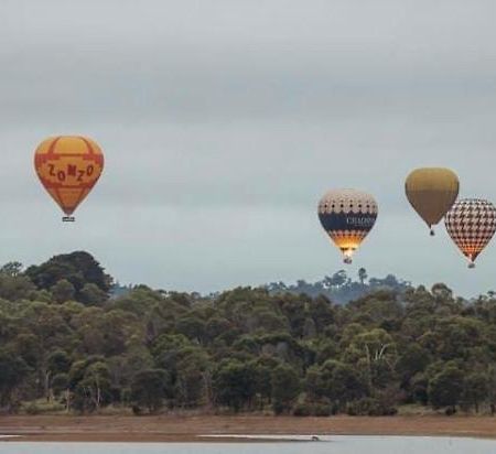 The Yarra Valley Couple Escape ยาร์ราเกลน ภายนอก รูปภาพ